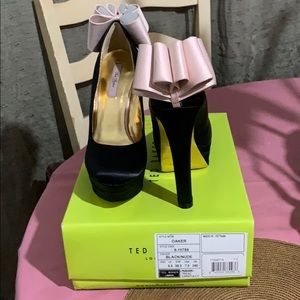 Ted Baker ‘Oaker’ black heel platform pump